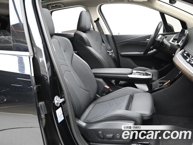 BMW 2-Series 220i Luxury