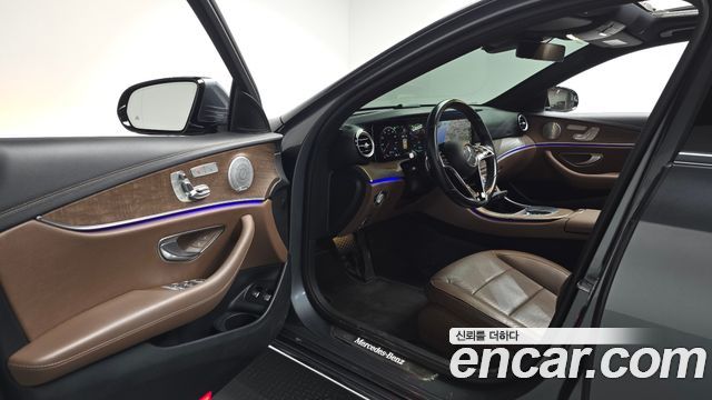 Mercedes-Benz E-Class E300e 4MATIC Exclusive