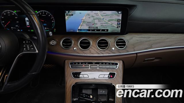 Mercedes-Benz E-Class E300e 4MATIC Exclusive