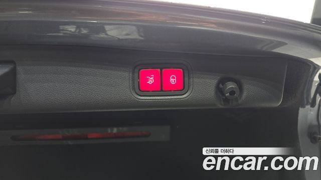 Mercedes-Benz E-Class E300e 4MATIC Exclusive