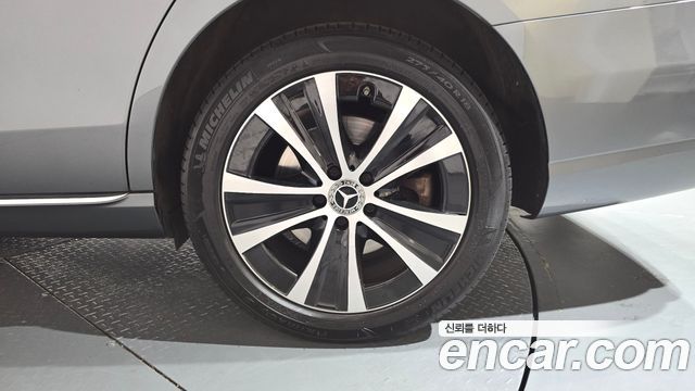 Mercedes-Benz E-Class E300e 4MATIC Exclusive