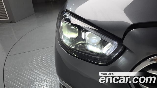 Mercedes-Benz E-Class E300e 4MATIC Exclusive