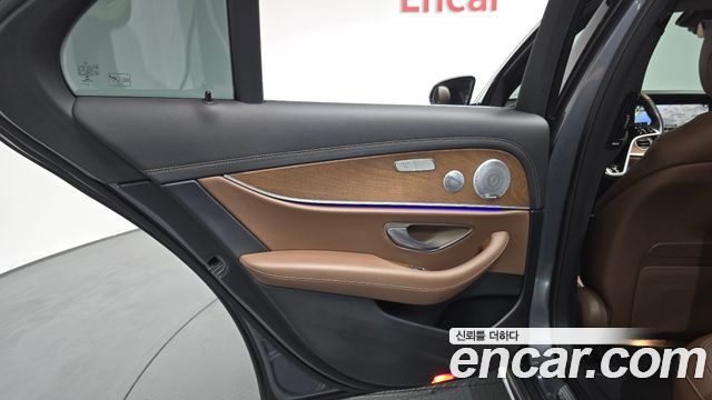 Mercedes-Benz E-Class E300e 4MATIC Exclusive