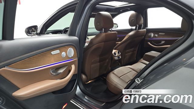 Mercedes-Benz E-Class E300e 4MATIC Exclusive
