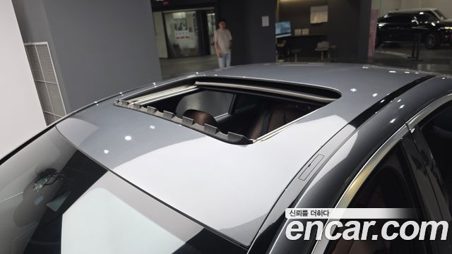 Mercedes-Benz E-Class E300e 4MATIC Exclusive