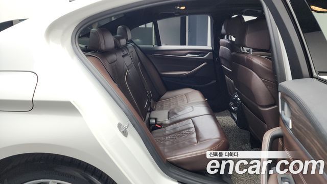 BMW 5-Series 530i M Sport Package Plus