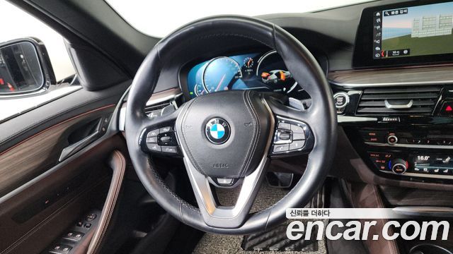 BMW 5-Series 530i M Sport Package Plus