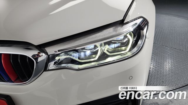BMW 5-Series 530i M Sport Package Plus