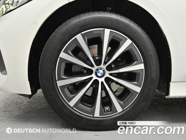 BMW 3-Series 320i