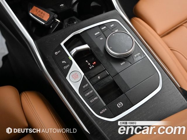 BMW 3-Series 320i