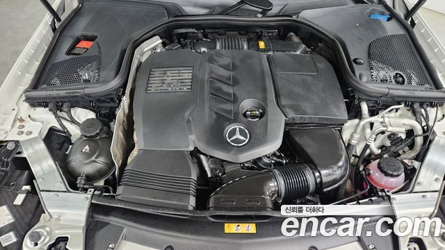 Mercedes-Benz E-Class E300d 4MATIC Coupe
