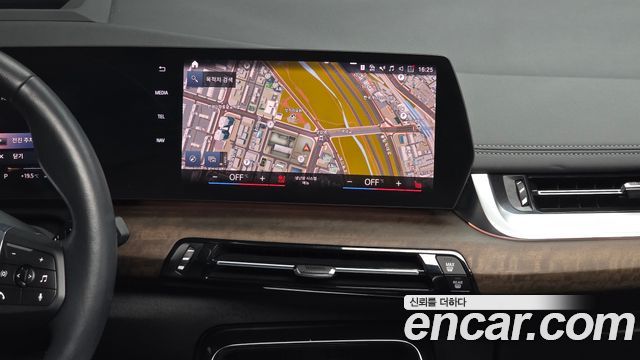 BMW 2-Series 220i Luxury