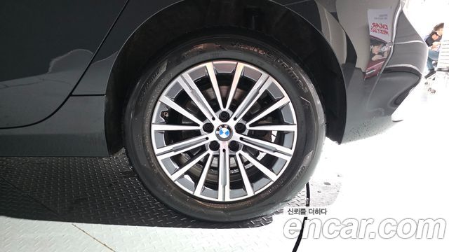 BMW 2-Series 220i Luxury