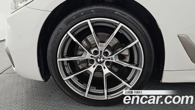 BMW 5-Series 520i Luxury