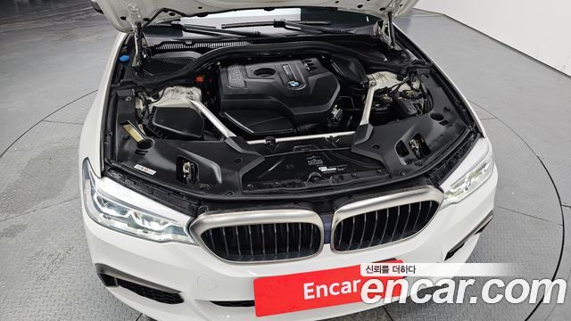 BMW 5-Series 520i Luxury
