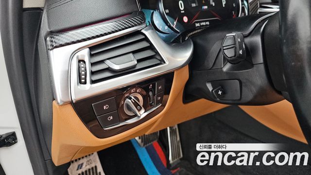 BMW 5-Series 520i Luxury