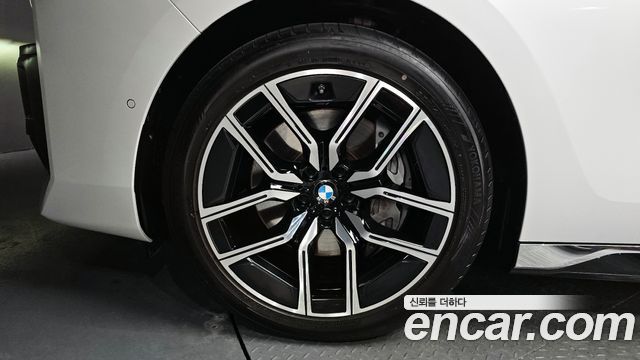 BMW 7-Series 740i xDrive M Sport