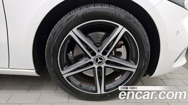 Mercedes-Benz A-Class A250 4MATIC Sedan