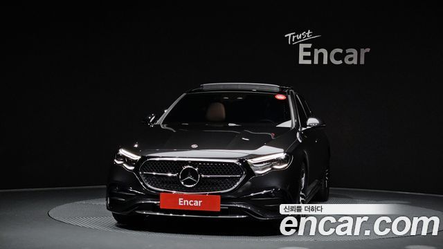 Mercedes-Benz E-Class E300 4MATIC AMG Line