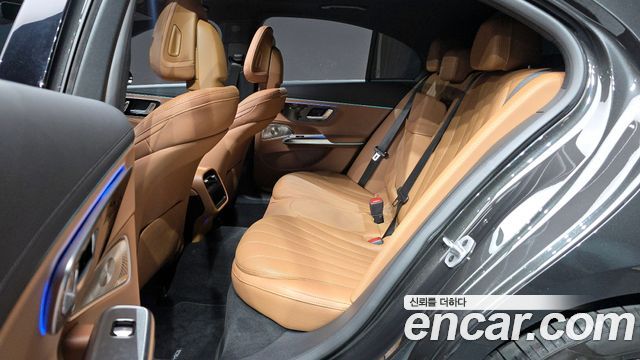 Mercedes-Benz E-Class E300 4MATIC AMG Line