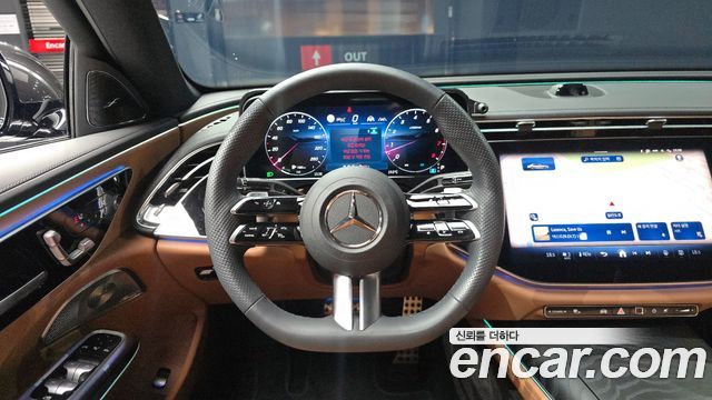 Mercedes-Benz E-Class E300 4MATIC AMG Line