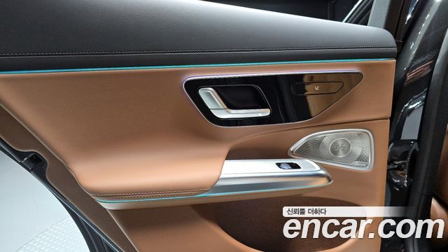 Mercedes-Benz E-Class E300 4MATIC AMG Line