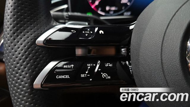 Mercedes-Benz E-Class E300 4MATIC AMG Line