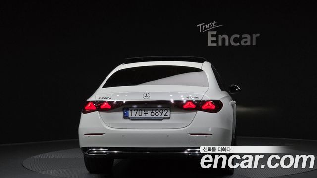 Mercedes-Benz E-Class E220d 4MATIC Exclusive