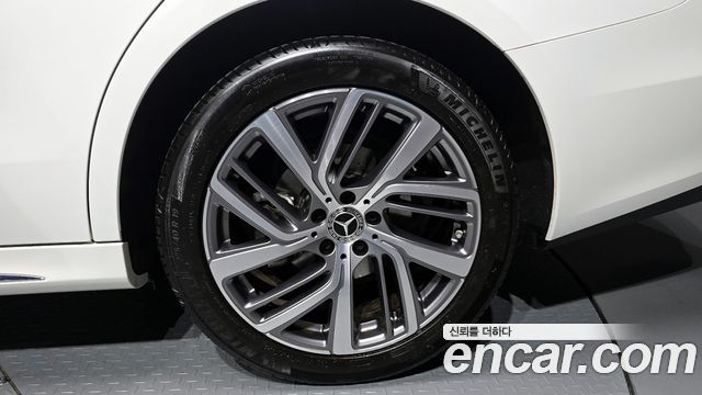 Mercedes-Benz E-Class E220d 4MATIC Exclusive