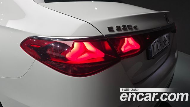 Mercedes-Benz E-Class E220d 4MATIC Exclusive