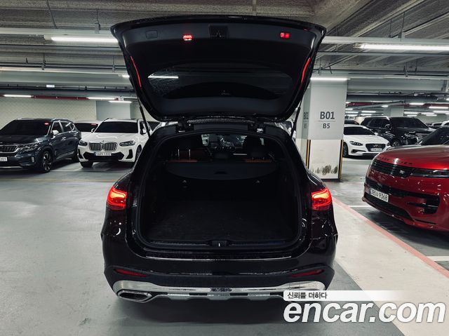Mercedes-Benz GLC-Class GLC300 4MATIC AMG Line