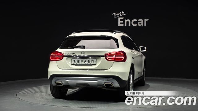 Mercedes-Benz GLA-Class GLA200 d