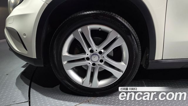 Mercedes-Benz GLA-Class GLA200 d