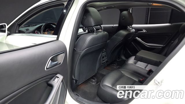 Mercedes-Benz GLA-Class GLA200 d