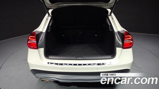 Mercedes-Benz GLA-Class GLA200 d