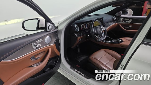 Mercedes-Benz E-Class E300 4MATIC AMG Line