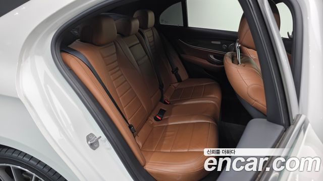 Mercedes-Benz E-Class E300 4MATIC AMG Line