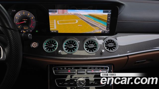 Mercedes-Benz E-Class E300 4MATIC AMG Line