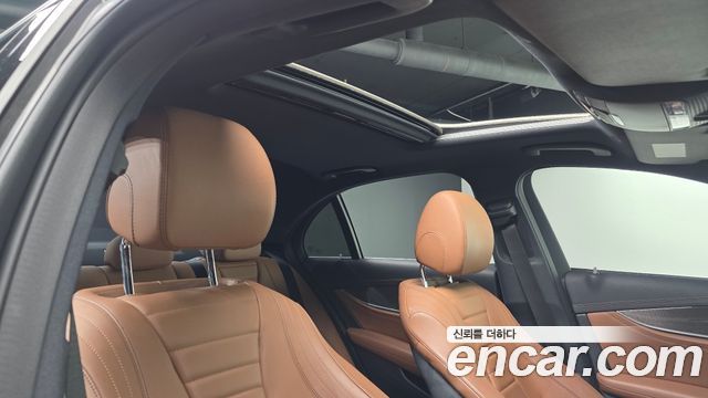 Mercedes-Benz E-Class E300 4MATIC AMG Line