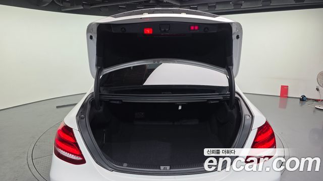 Mercedes-Benz E-Class E300 4MATIC AMG Line