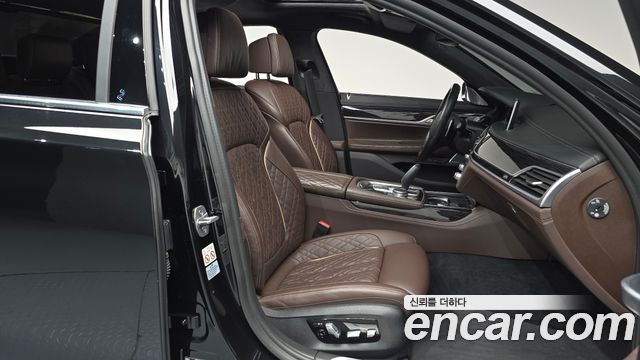 BMW 7-Series 740i M Sport