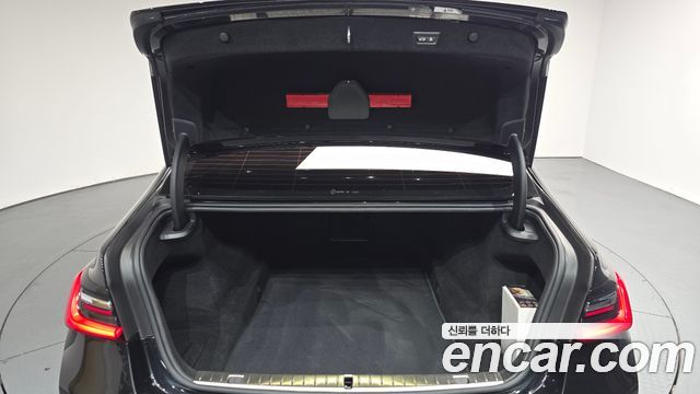 BMW 7-Series 740i M Sport