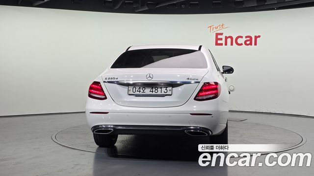Mercedes-Benz E-Class E220d 4MATIC Avantgarde