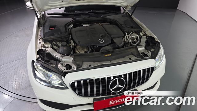Mercedes-Benz E-Class E220d 4MATIC Avantgarde