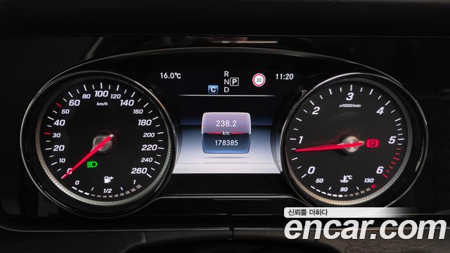 Mercedes-Benz E-Class E220d 4MATIC Avantgarde