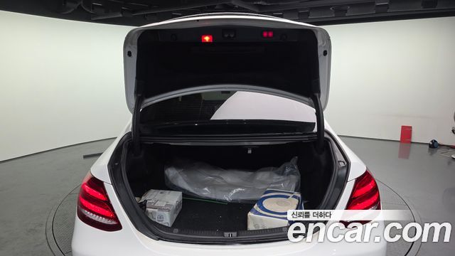Mercedes-Benz E-Class E220d 4MATIC Avantgarde