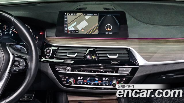 BMW 5-Series 520d xDrive M Sport Package Plus