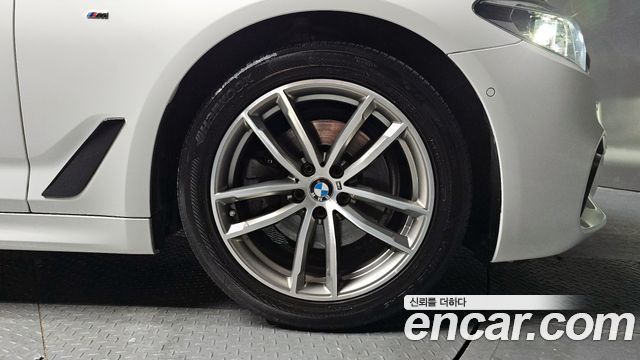 BMW 5-Series 520d xDrive M Sport Package Plus