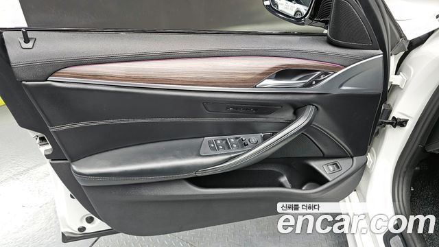 BMW 5-Series 520d xDrive M Sport Package Plus