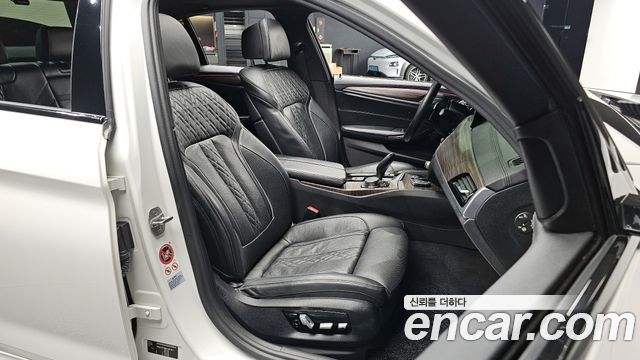 BMW 5-Series 520d xDrive M Sport Package Plus